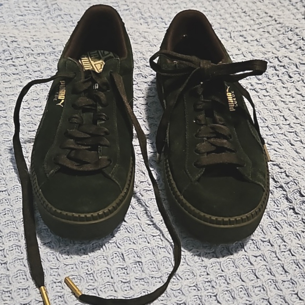 Puma Women's Black Sneakers